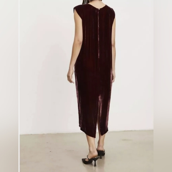 Velvet by Graham & Spencer NWT Rich Plum Midi Dress - Picture 2 of 4
